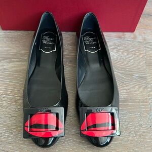 Roger Vivier Gommette T-shirt Lips flat